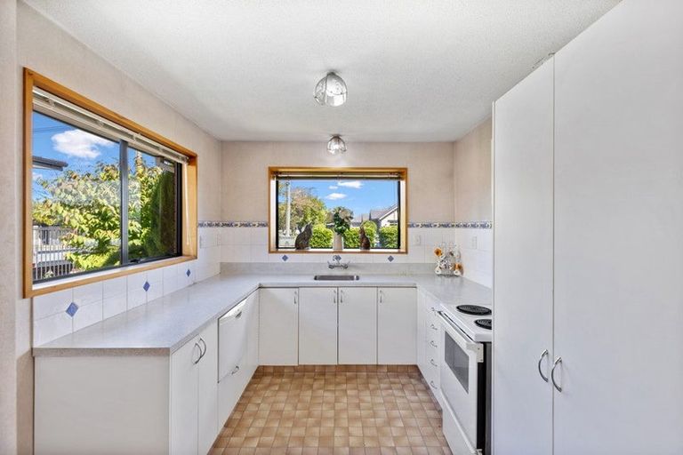 Photo of property in 1/437 Ilam Road, Bryndwr, Christchurch, 8052