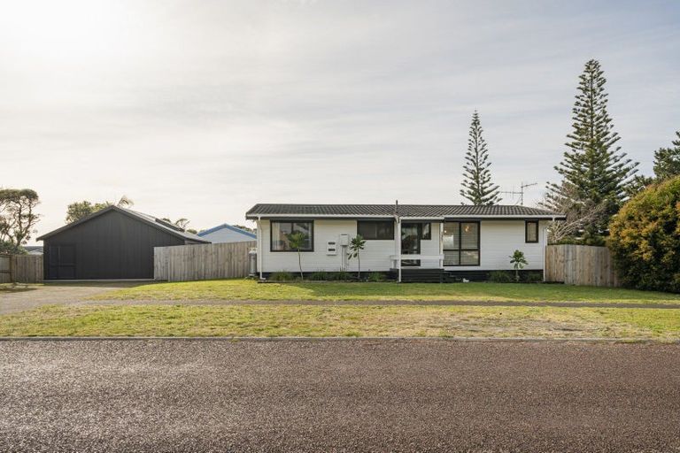 Photo of property in 121 Pauanui Boulevard, Pauanui, Hikuai, 3579