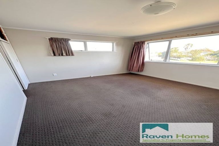 Photo of property in 92 Cascades Road, Pakuranga Heights, Auckland, 2010