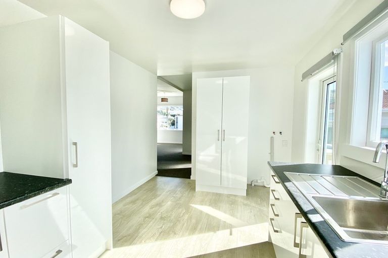 Photo of property in 18 Tamar Street, Island Bay, Wellington, 6023