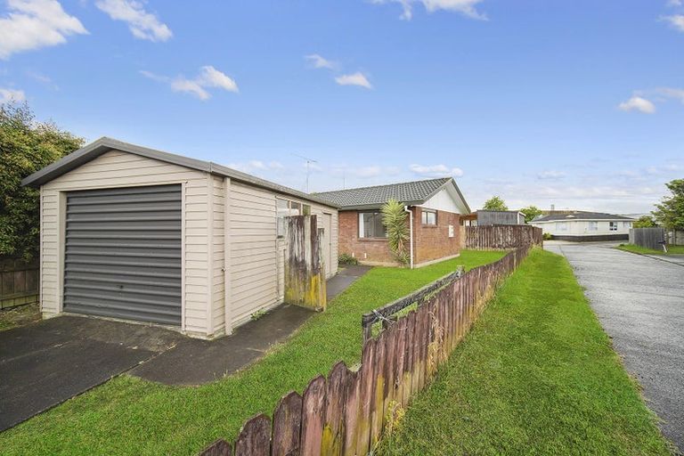 Photo of property in 2/6 Trimdon Street, Randwick Park, Auckland, 2105