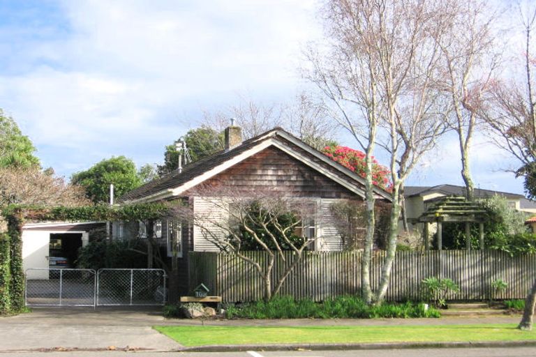 Photo of property in 106 Jickell Street, Hokowhitu, Palmerston North, 4410