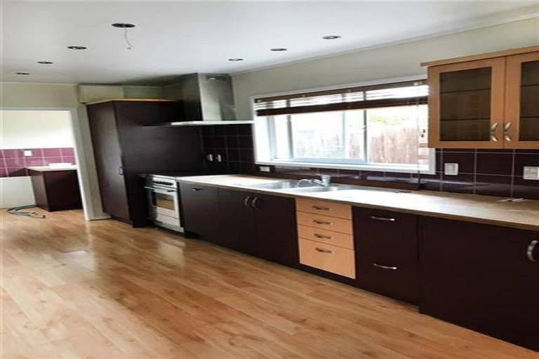 Photo of property in 4 Isola Place, Manukau, Auckland, 2025