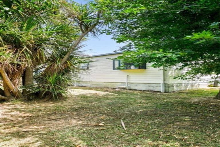 Photo of property in 106a Bruce Mclaren Road, Henderson, Auckland, 0612