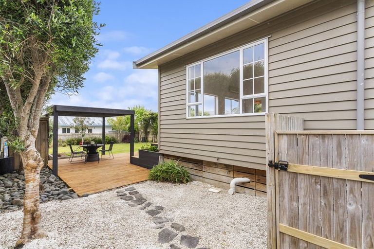 Photo of property in 64 Beach Haven Road, Beach Haven, Auckland, 0626
