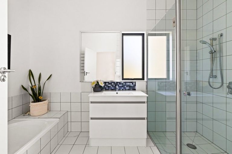 Photo of property in 100 Kopanga Road, Havelock North, 4130