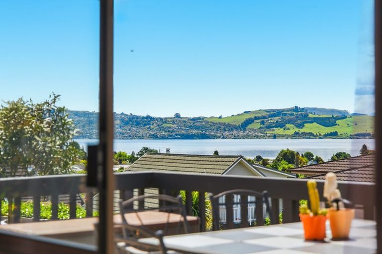 Photo of property in 2 Kempton Place, Richmond Heights, Taupo, 3330