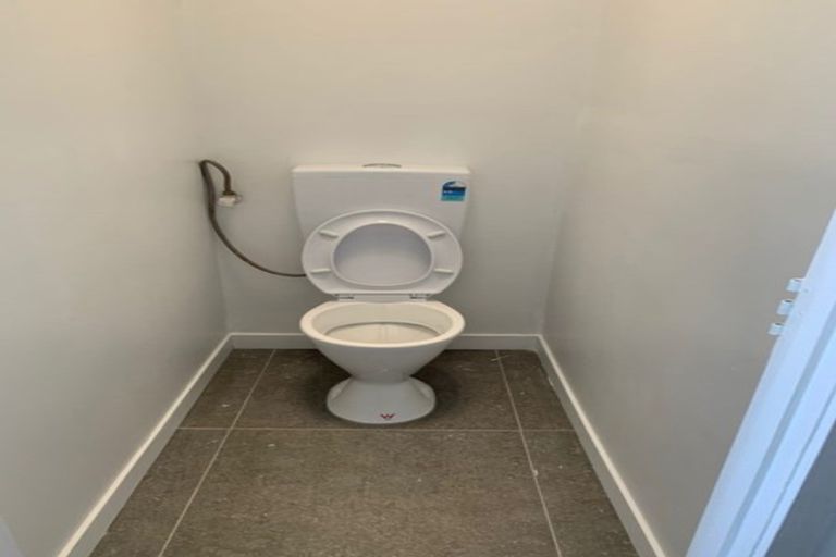 Photo of property in 9/80 Bruce Mclaren Road, Henderson, Auckland, 0612