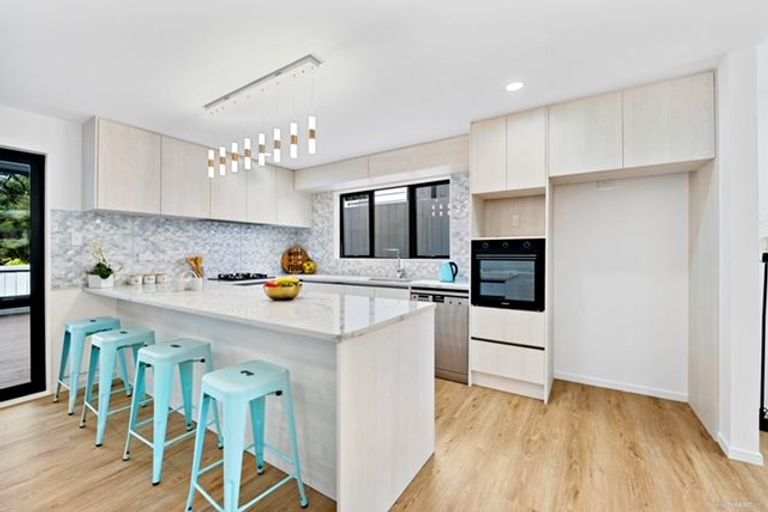 Photo of property in 7 Liban Place, Massey, Auckland, 0614