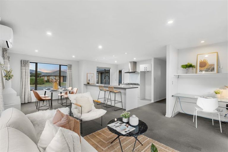 Photo of property in 43 Mariposa Crescent, Aidanfield, Christchurch, 8025