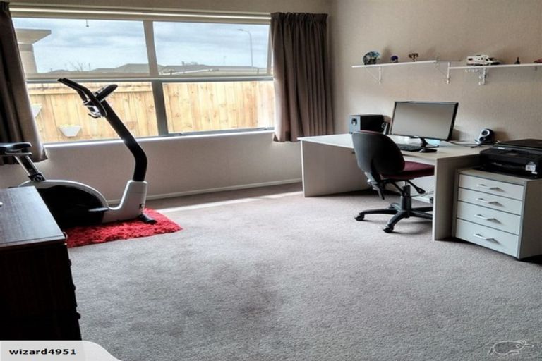 Photo of property in 11 Geneva Terrace, Kelvin Grove, Palmerston North, 4414