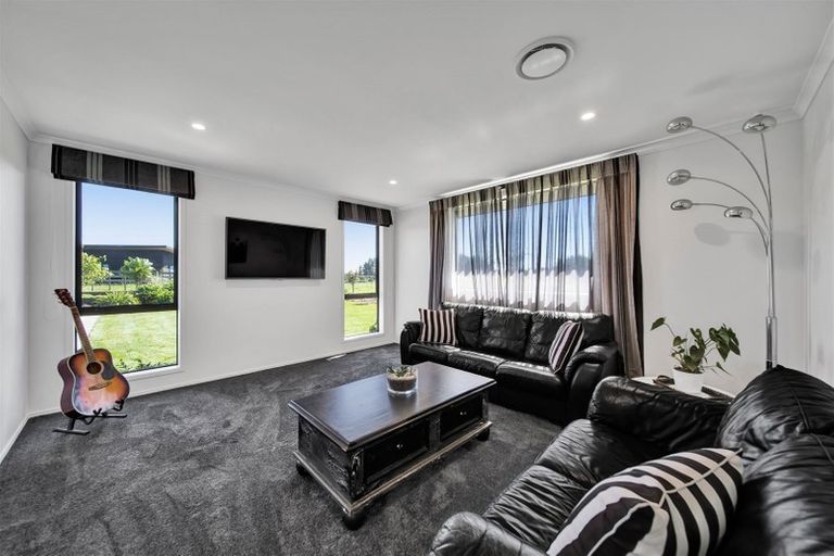 Photo of property in 15 Thomason Road, Egmont Village, New Plymouth, 4371