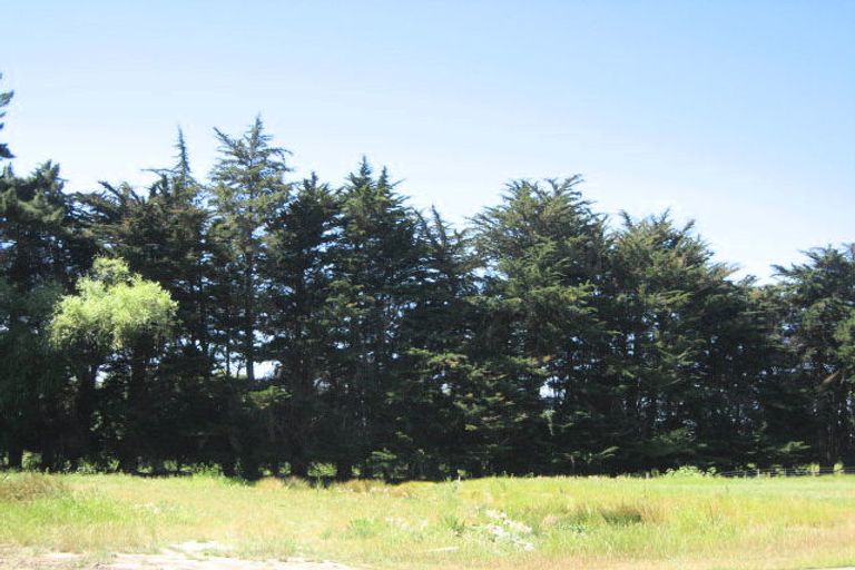 Photo of property in 37 Holbrook Way, Westmorland, Christchurch, 8025