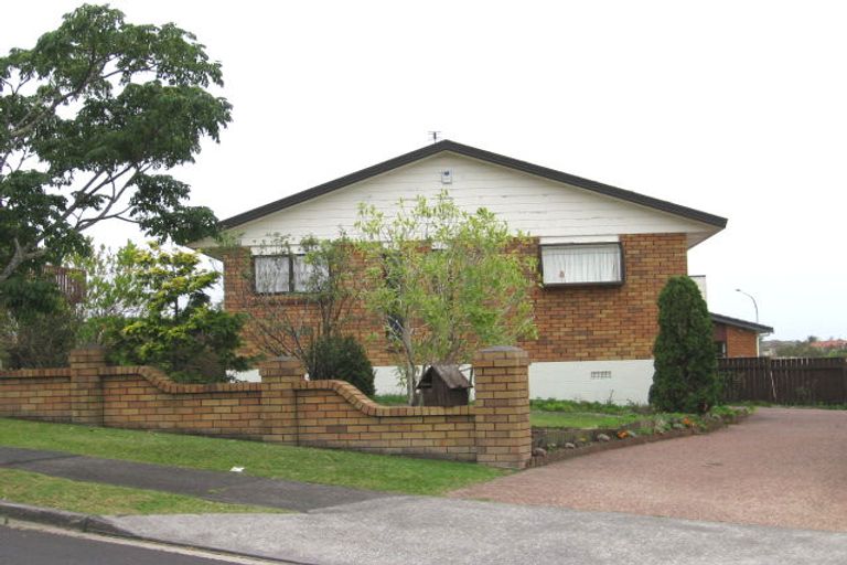 Photo of property in 11 Soling Place, West Harbour, Auckland, 0618