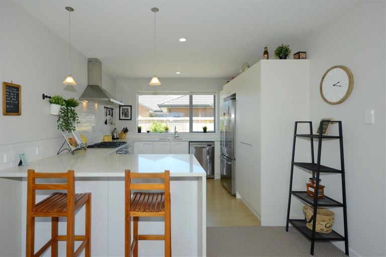 Photo of property in 10 Conie Glen Lane, Broomfield, Christchurch, 8042