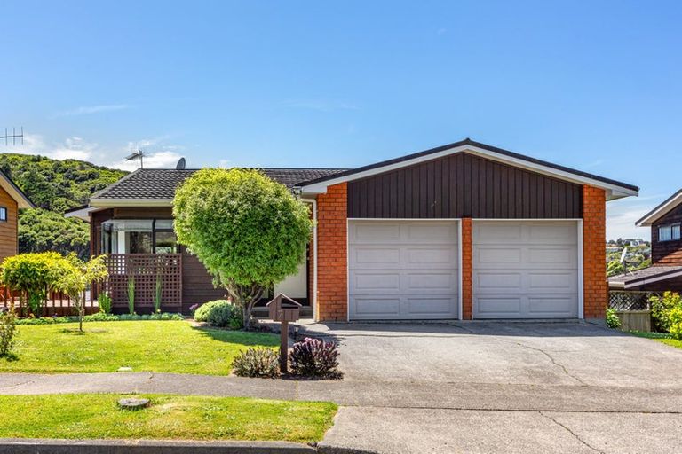 Photo of property in 17 Shackle Lane, Whitby, Porirua, 5024