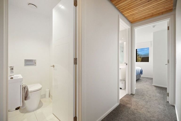 Photo of property in 2 Appin Court, Jacks Point, Queenstown, 9371