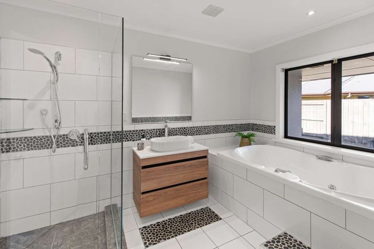 Photo of property in 7 Rodeo Drive, Kelvin Grove, Palmerston North, 4414