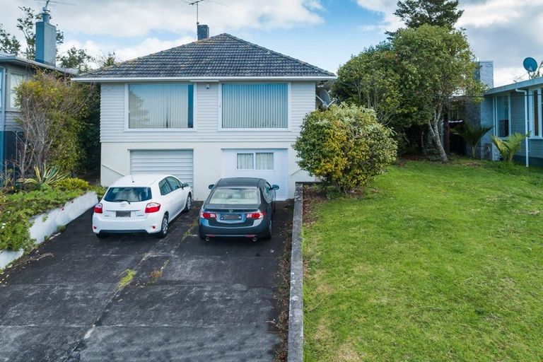Photo of property in 8 Speedy Crescent, Hillcrest, Auckland, 0627