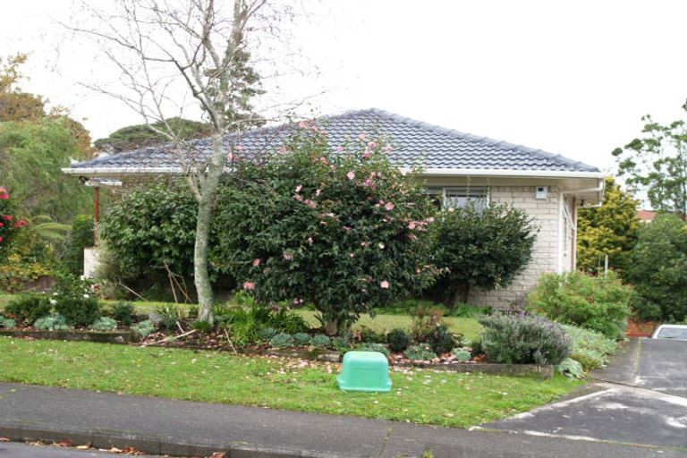 Photo of property in 48 Judkins Crescent, Cockle Bay, Auckland, 2014