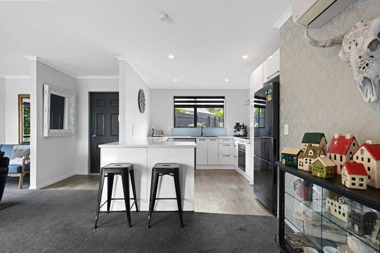 Photo of property in 16 Palm Grove Drive, Western Heights, Hamilton, 3200