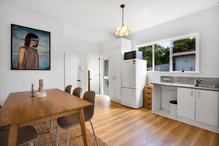 Photo of property in 9 Preston Street, Eltham, 4322