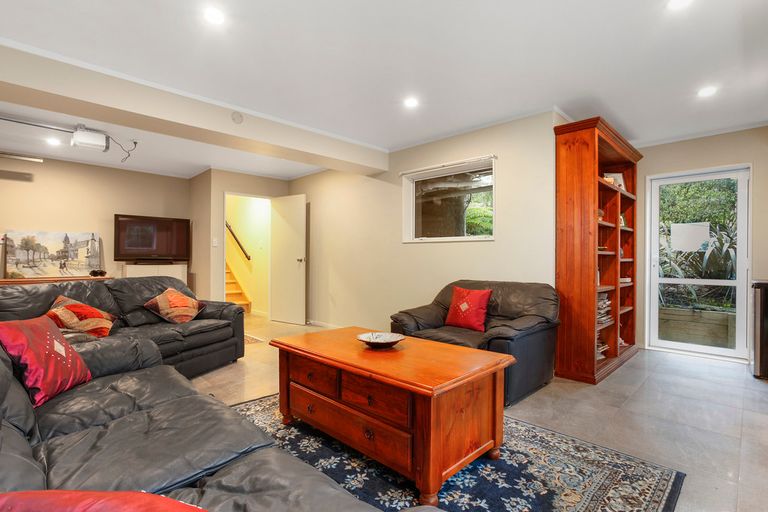 Photo of property in 177 Shaw Road, Oratia, Auckland, 0604