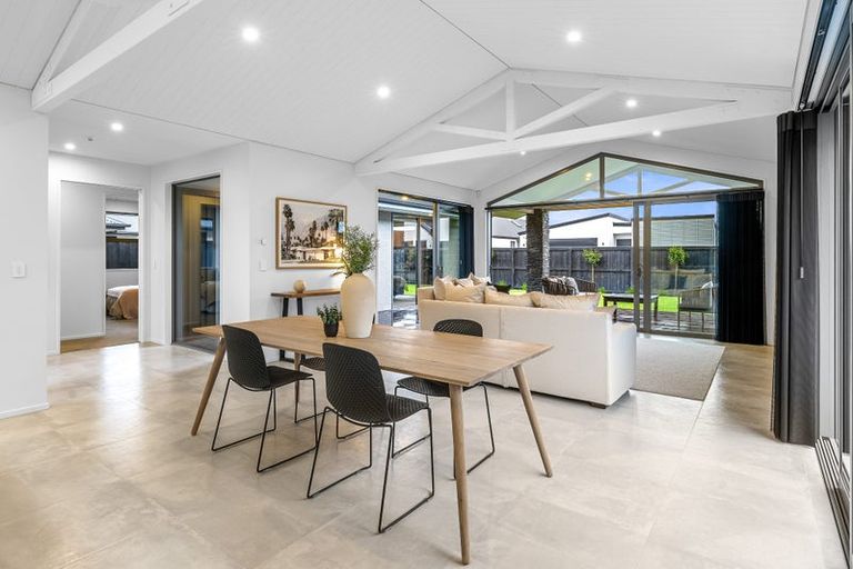 Photo of property in 21 Finstock Way, Rolleston, 7614