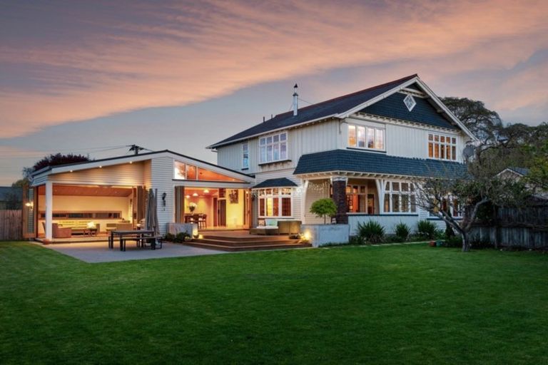 Photo of property in 73 Fisher Avenue, Beckenham, Christchurch, 8023