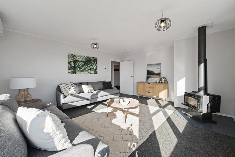 Photo of property in 102 Carisbrooke Street, Aranui, Christchurch, 8061
