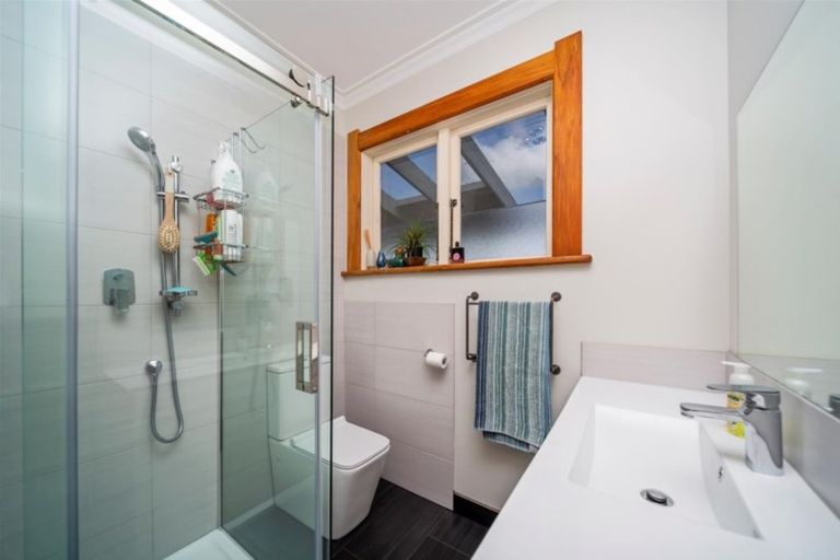 Photo of property in 70 Disraeli Street, Hawera, 4610