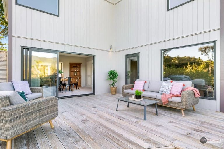 Photo of property in 67 Mount Marua Way, Timberlea, Upper Hutt, 5018