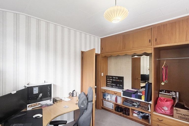 Photo of property in 7 Airdrie Avenue, Epuni, Lower Hutt, 5011