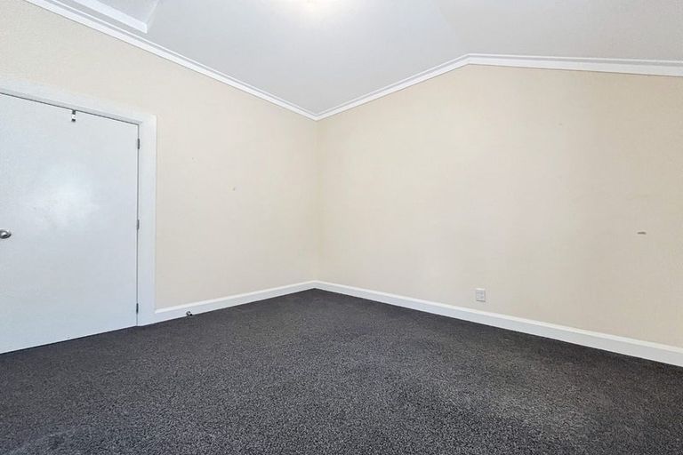 Photo of property in 17 Hankey Street, Mount Cook, Wellington, 6011