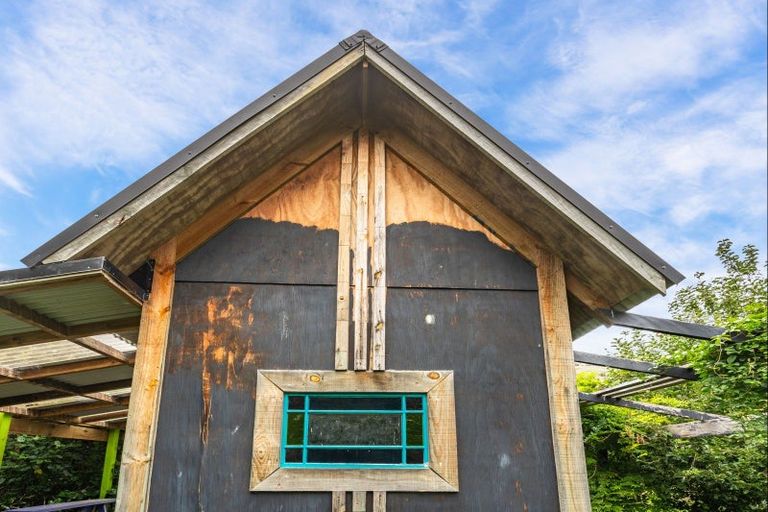 Photo of property in 1194 Okains Bay Road, Okains Bay, 7583