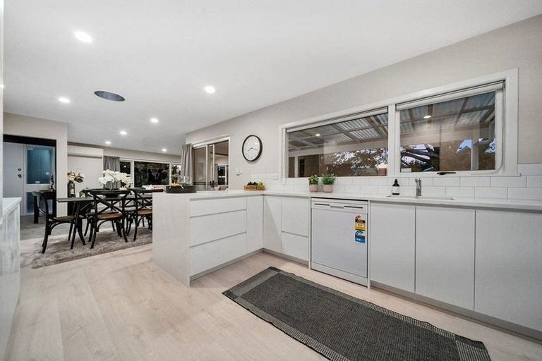 Photo of property in 6 Youngs Road, Papakura, 2110