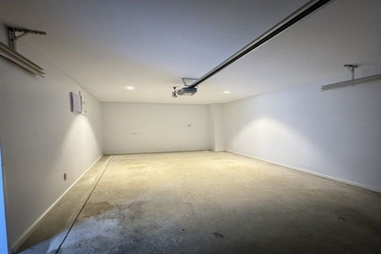 Photo of property in 11 Meritage Lane, Te Atatu South, Auckland, 0610