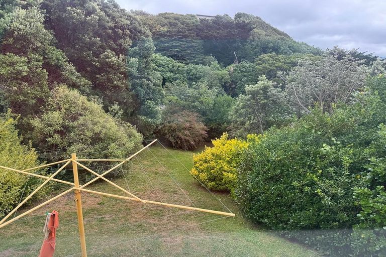 Photo of property in 6 Sidlaw Street, Strathmore Park, Wellington, 6022