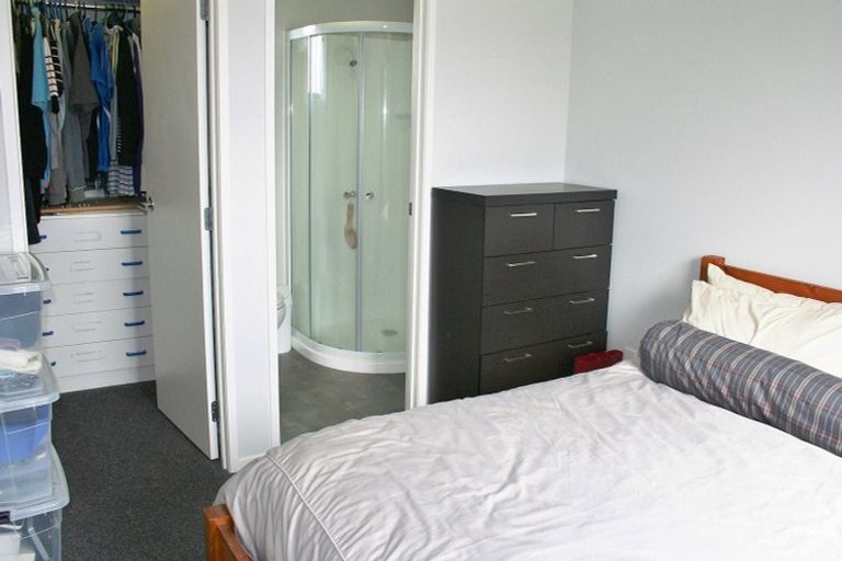 Photo of property in 16a Woodall Place, Totara Vale, Auckland, 0627