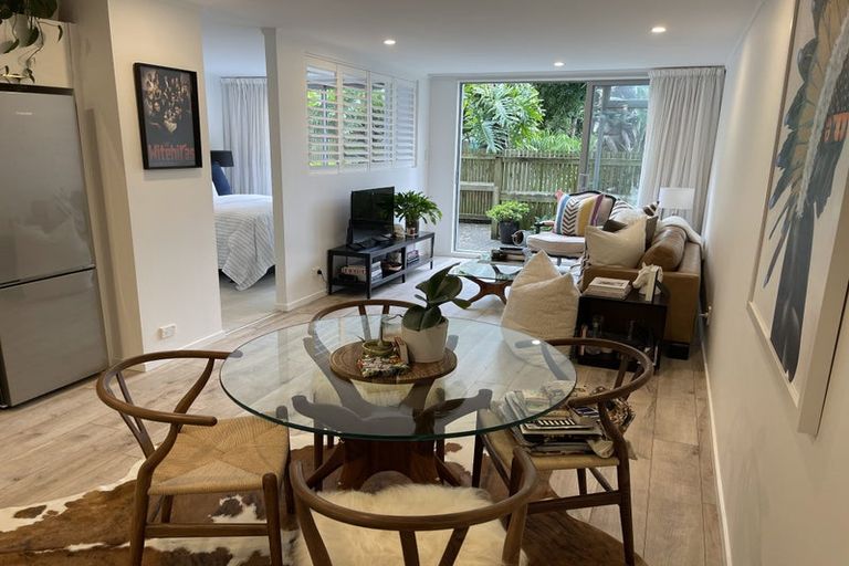 Photo of property in 26/73 Princes Street, Northcote Point, Auckland, 0627