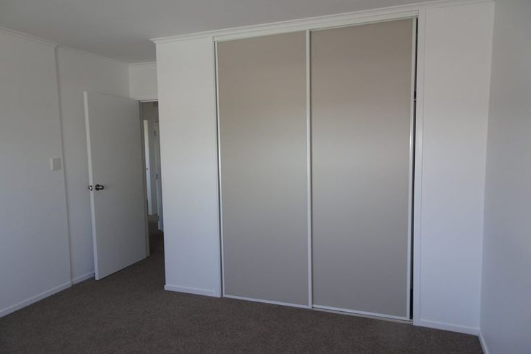 Photo of property in 20 Spoonbill Place, Unsworth Heights, Auckland, 0632