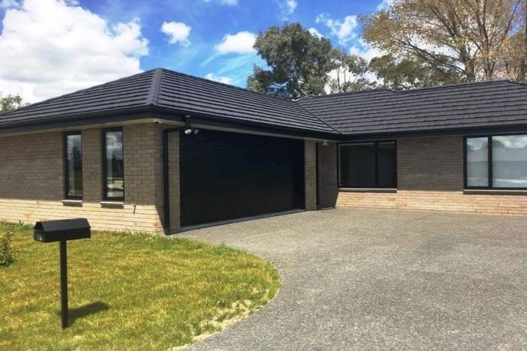 Photo of property in 18 Oolong Court, Huntington, Hamilton, 3210