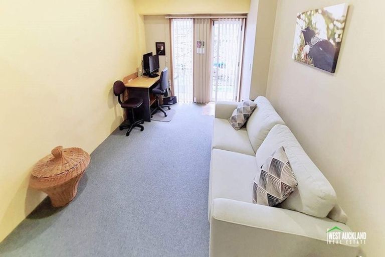 Photo of property in 12 Captain Scott Road, Glen Eden, Auckland, 0602