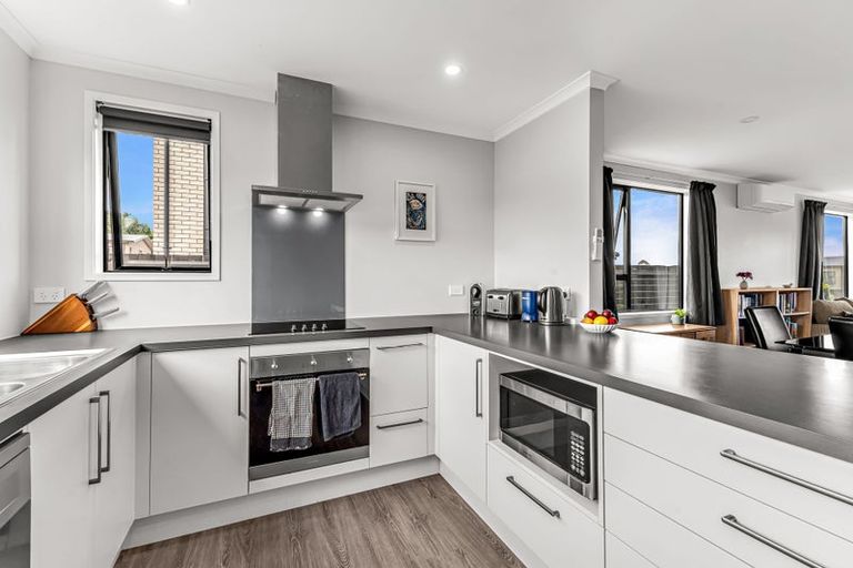 Photo of property in 94b Banks Street, Marfell, New Plymouth, 4310