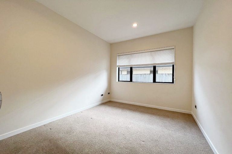Photo of property in 115e Sturges Road, Henderson, Auckland, 0612