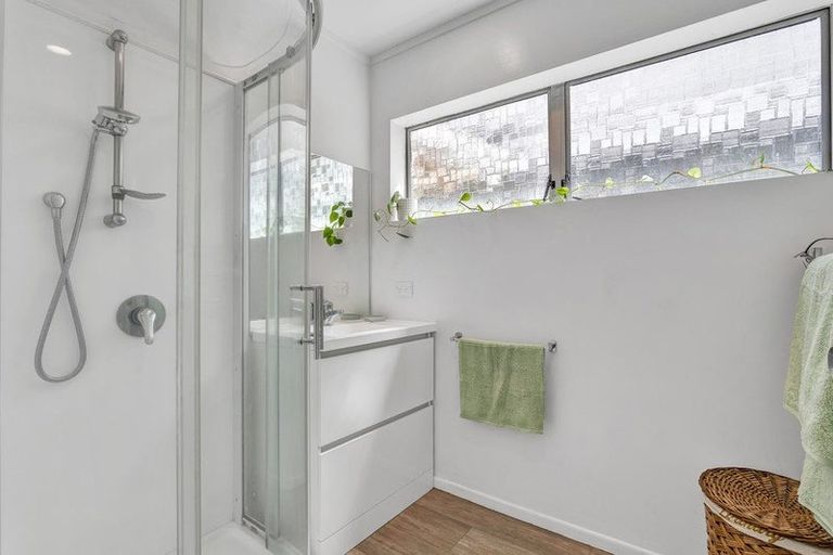 Photo of property in 57 Queens Road, Glen Avon, New Plymouth, 4312