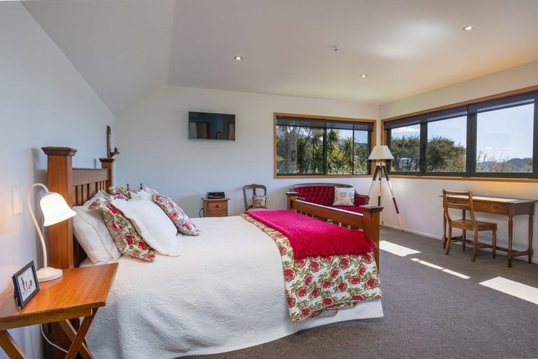 Photo of property in 254 Moetapu Bay Road, Moetapu Bay, Picton, 7282