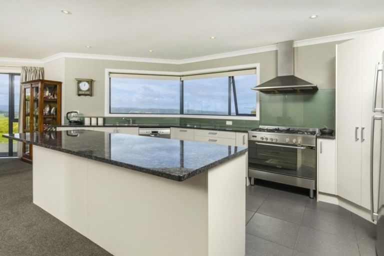 Photo of property in 113a Constable Road, Muriwai, Waimauku, 0881