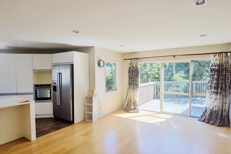 Photo of property in 40 Pin Oak Drive, Schnapper Rock, Auckland, 0632