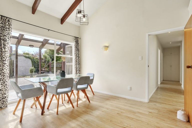 Photo of property in 2/38a Greers Road, Burnside, Christchurch, 8041